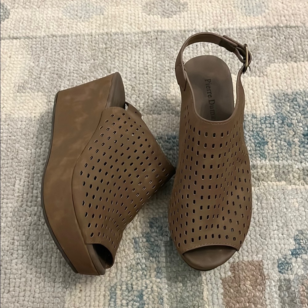 Pierre Dumas Women's Brown Wedge Sandals